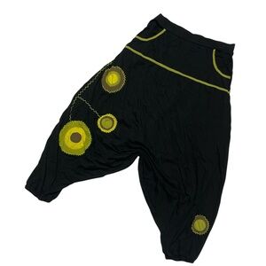 Y2K Cotten harem pants with flowers that look like avocados 🥑